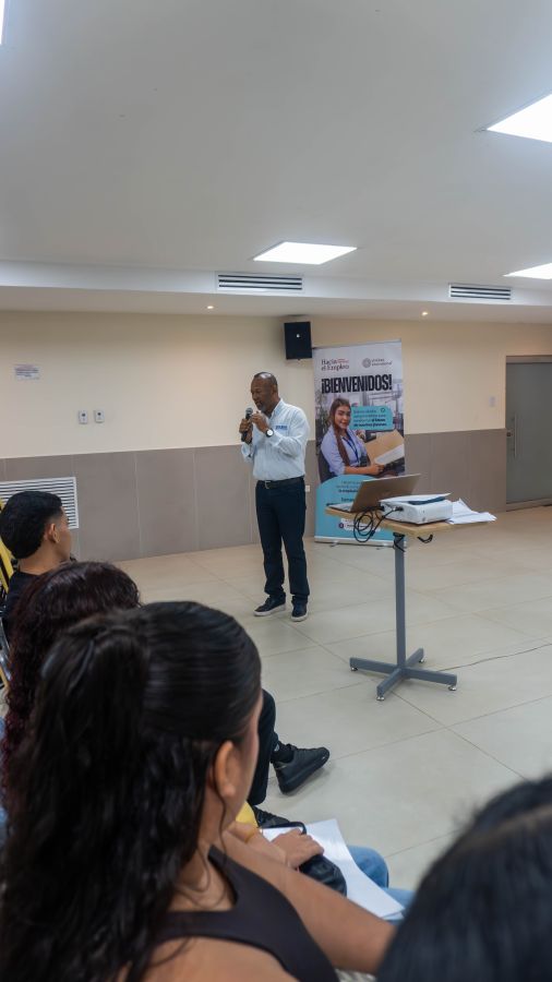 Feria de empleabilidad conecta a nuestros egresados con empresas de la región